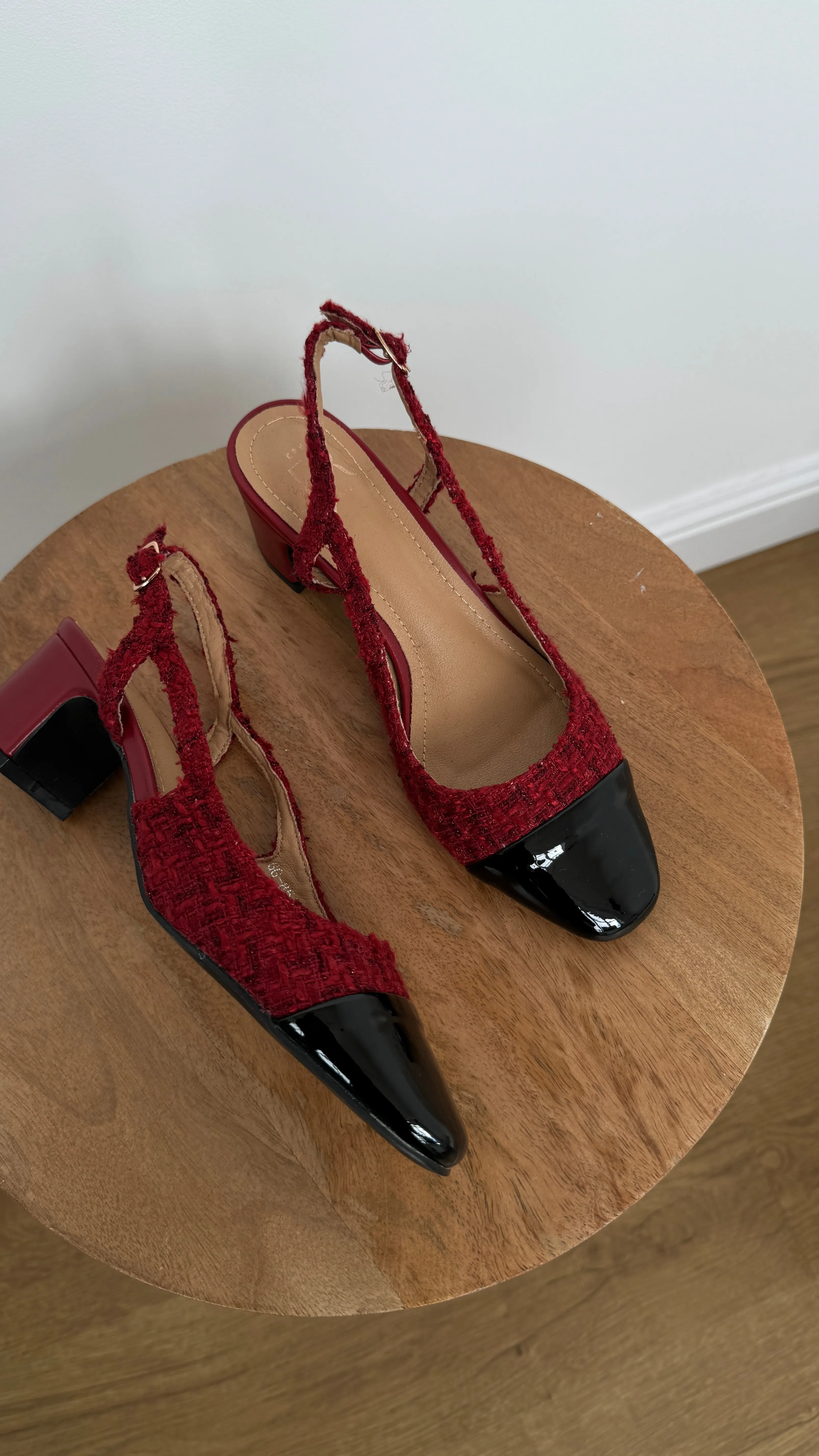 Amor sling back heels in wine/black