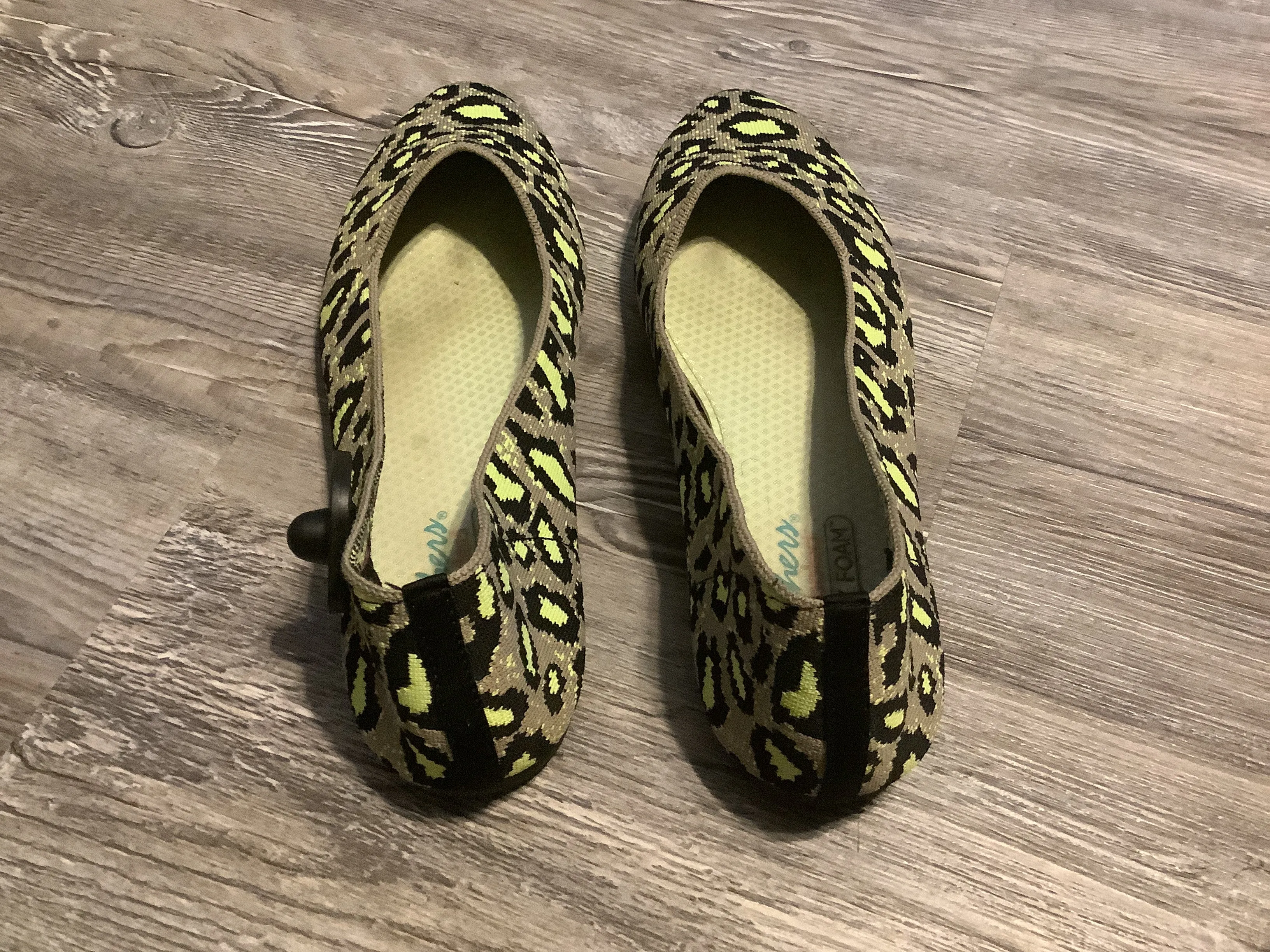 Animal Print Shoes Flats Skechers, Size 10