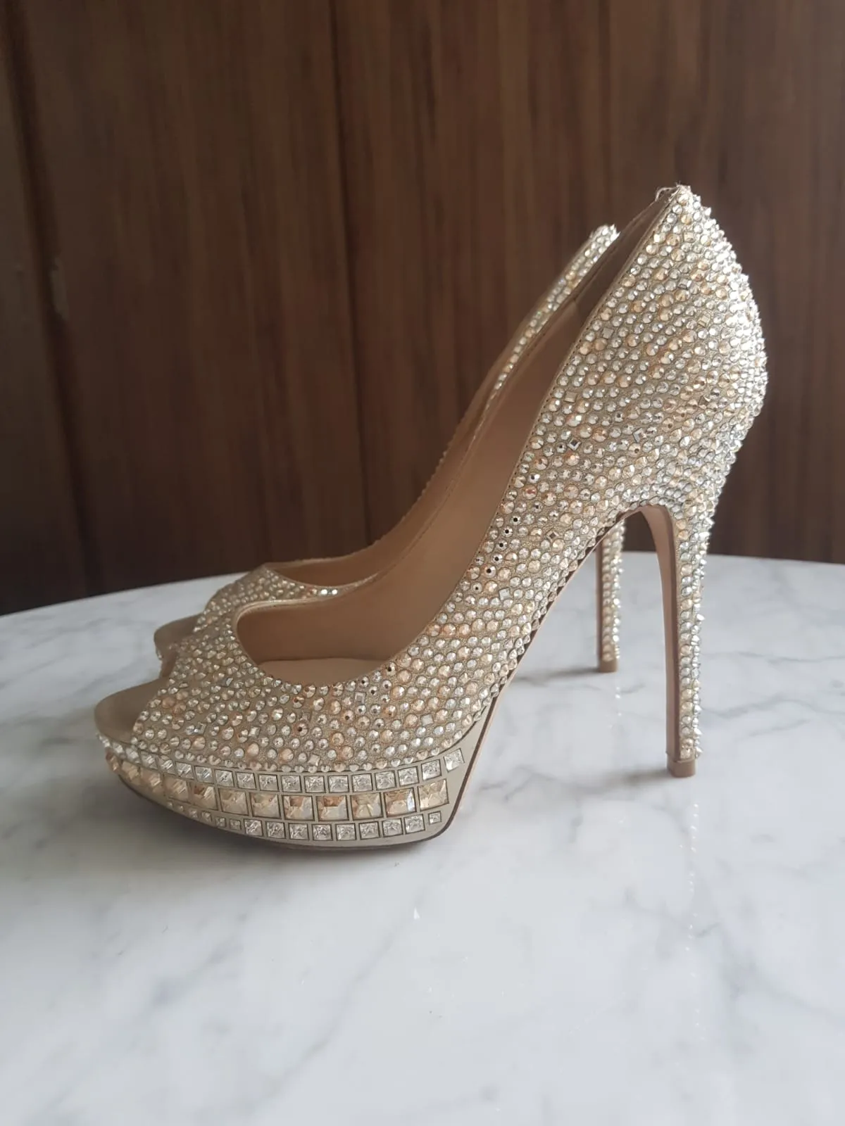 Salto Jimmy Choo Cristais Dourado e Prata