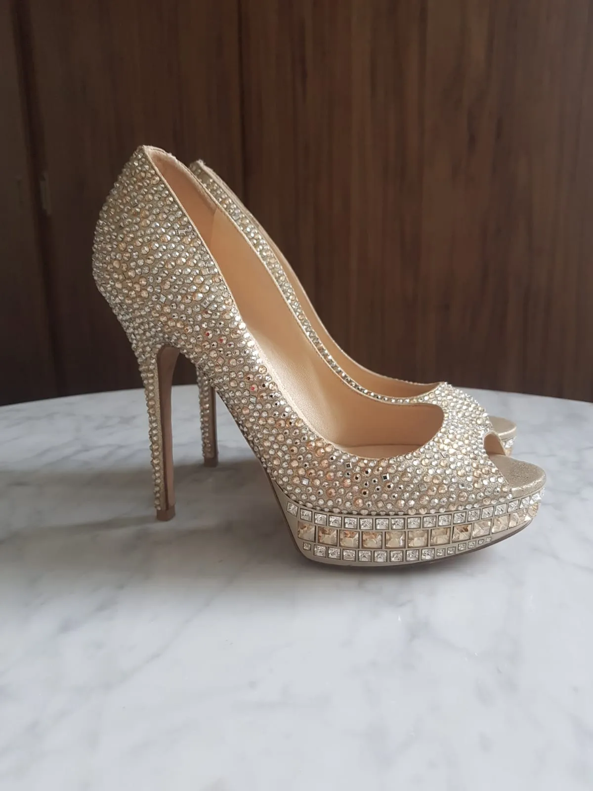 Salto Jimmy Choo Cristais Dourado e Prata