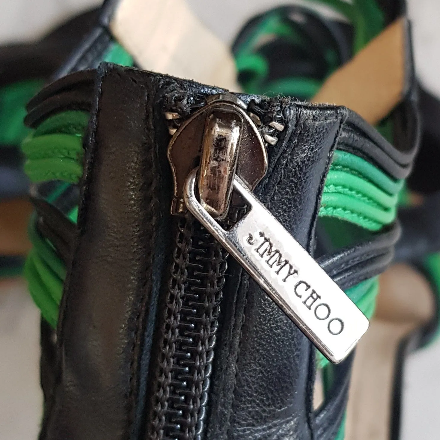 Sandália Jimmy Choo Tiras Verde e Preto