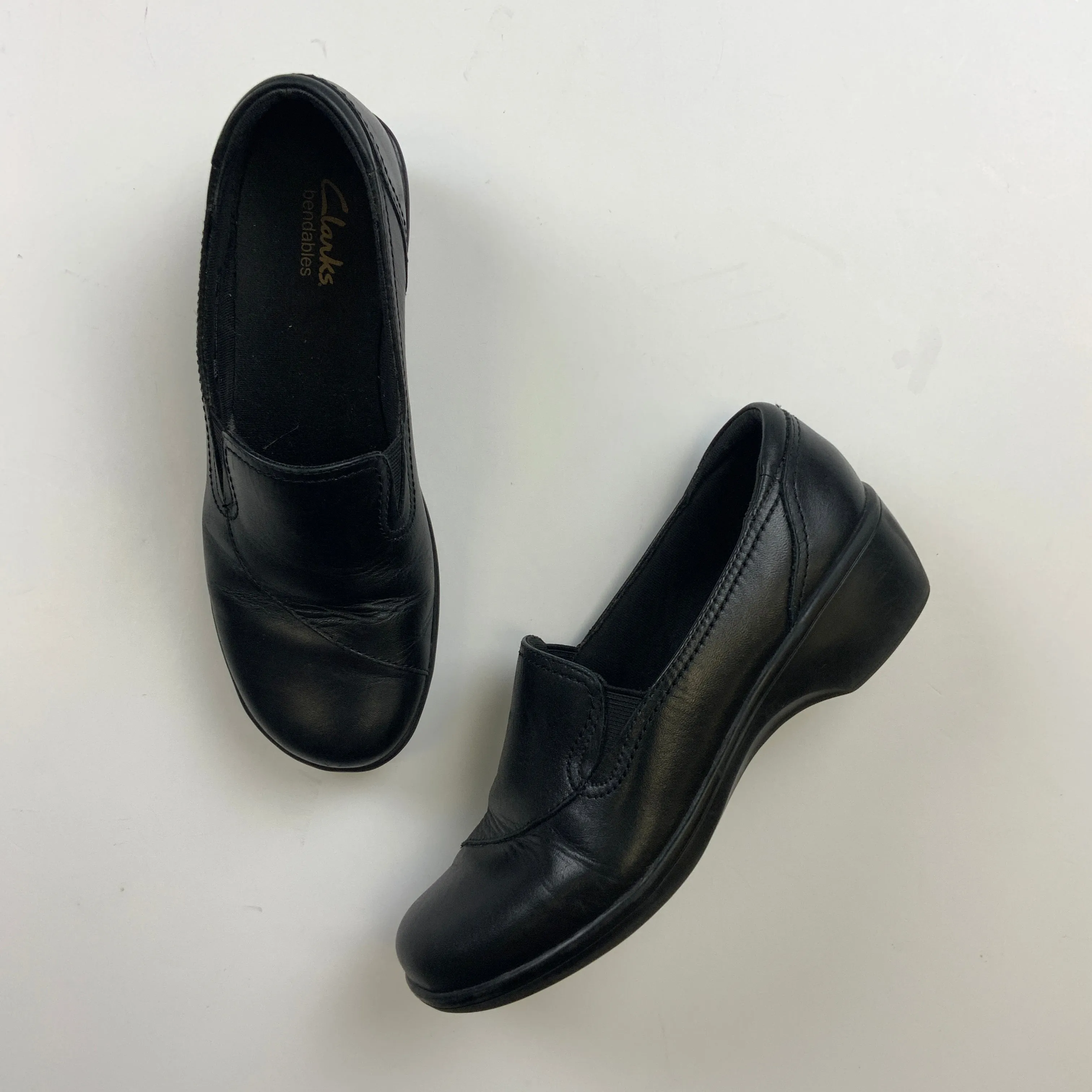 Shoes Flats By Clarks In Black, Size: 6.5