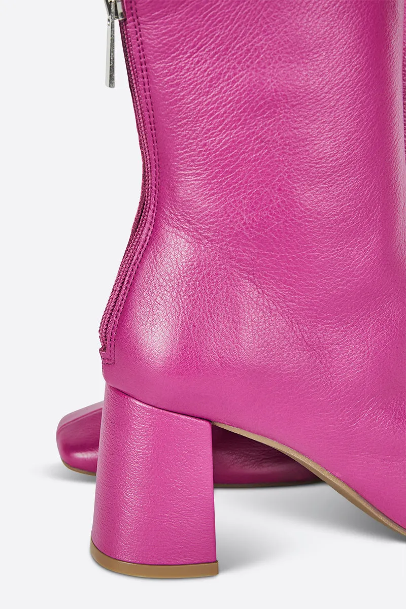 TABATHA LEATHER HEELED BOOT