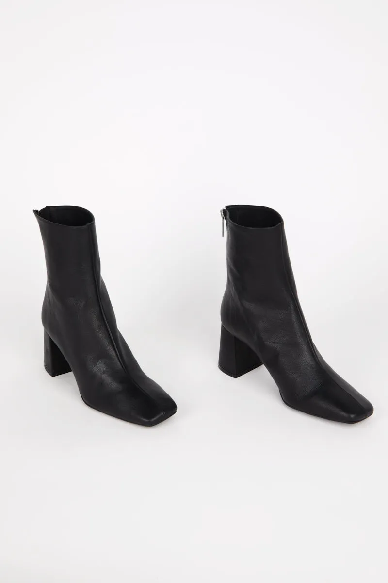 TABATHA LEATHER HEELED BOOT